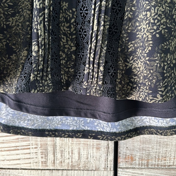 NWT White House Black Market Lace Inset Tunic Blouse - Picture 4 of 12